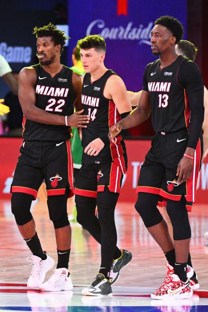 湖人谈詹皇 湖人谈詹皇