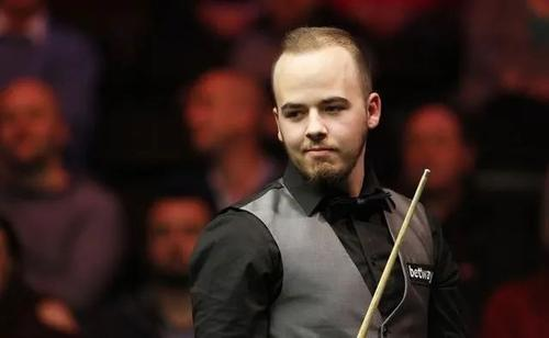 进行引援 进行引援